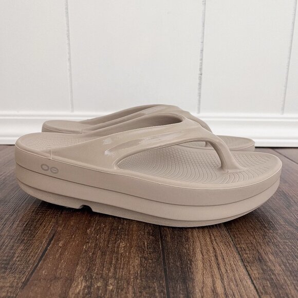 OOFOS OOmega OOlala Sandal Platform Recovery Shoe Comfort Size 9 Nomad Tan Nude - Picture 13 of 13